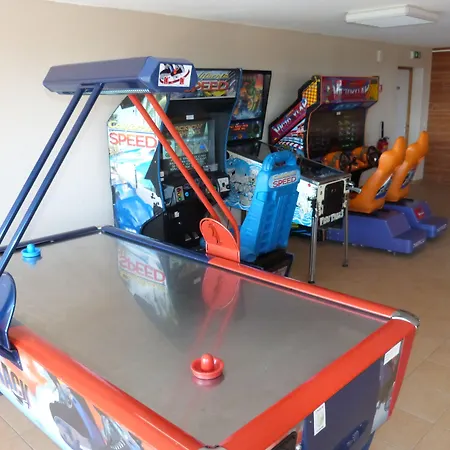 Le Bois De La Reine 3* سوبر بيس