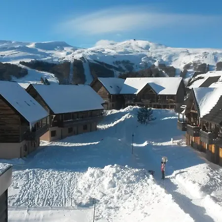 Residence Le Bois De La Reine Aparthotel Super Besse